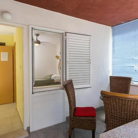 Kusalo - Twin With Patio And Shared Bathroom Apartament